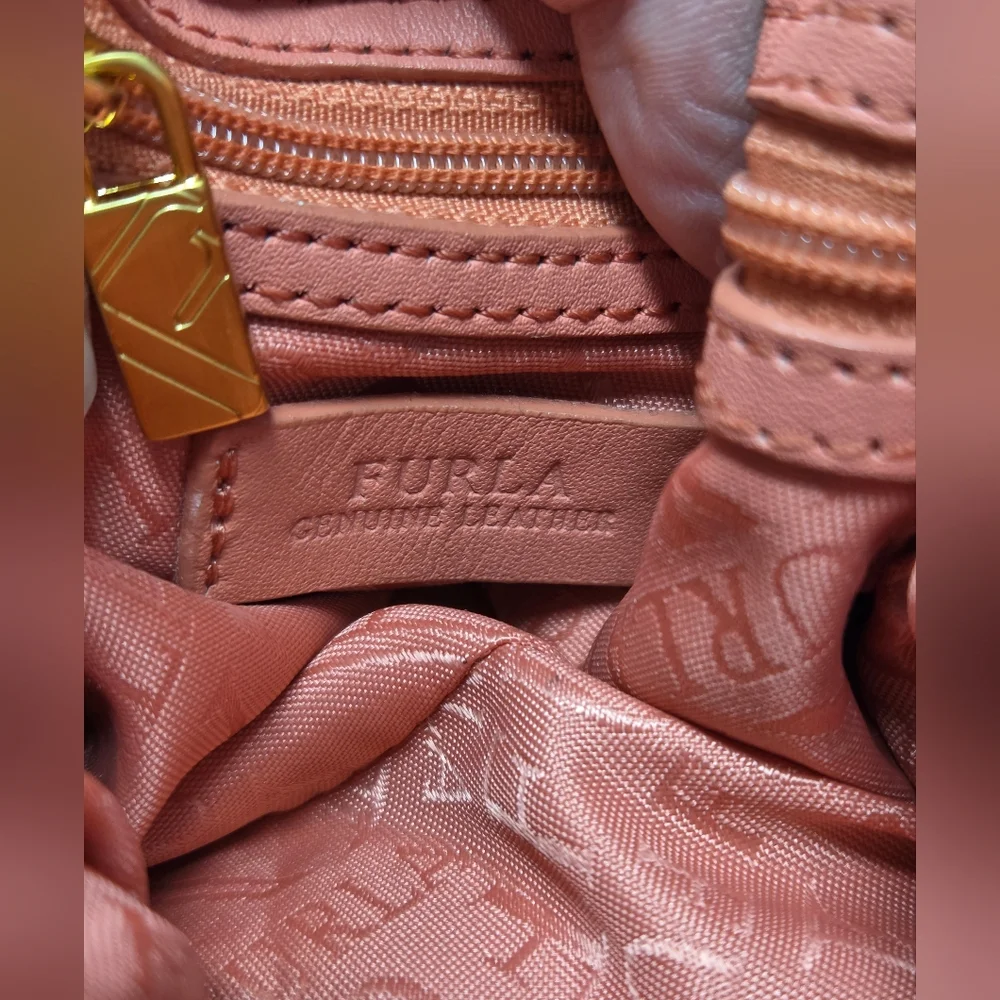 Furla Leather Shoulder Bag In Salmon